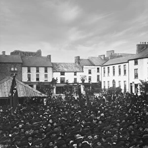 Edwardian crowds in Thurles, county tipperary