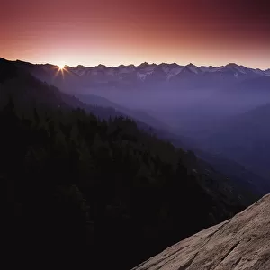 Sunrise, Moro Rock Sequoia National Park California, USA