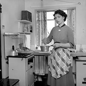 1950s Housewife: Housework: The role of the housewife in 1954 was to prepare