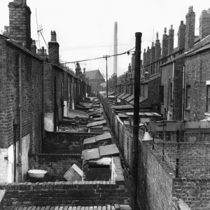 Back alleyway, Kensington Fields, Kensington, Liverpool, 2nd July 1970