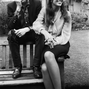 American folk singers Bob Dylan and Joan Baez pictured in the Savoy Gardens