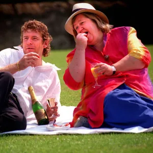 Andy Goram Clarissa Dickson Wright enjoying champagne picnic August 1999 watching