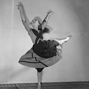 April Olrich -- Ballerina 27 / 3 / 1952 C1568 / 1