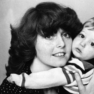 Battling Mum Kim Turley with her year-old son Daniel. November 1979 P006584