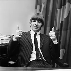 The Beatles drummer Ringo Starr is happy to speak to the press after the birth of his 8oz
