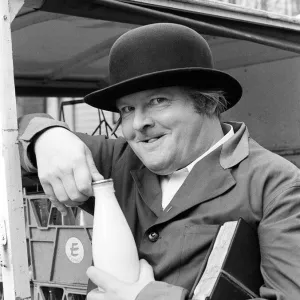 Benny Hill as Ernie - December 1971 A©mirrorpix