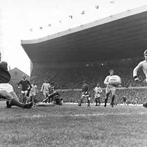 Bobby Charlton scored Manchester Uniteds 2nd goal in their 2 - 0 win over Coventry