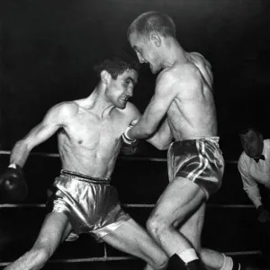 British Flyweight Championship, Belfast. Frank Jones (left