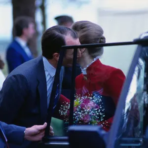 Captain Mark Phillips June 1988 giving Princess Anne a kiss on cheek at car door