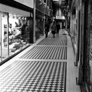 Cardiff - Arcades - Queen Street Arcade - 26th Nov 1986 - Western Mail