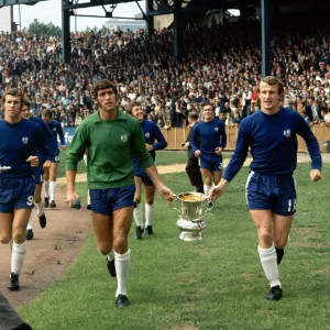 Charity Shield match Chelsea 1 v Everton 2 Chelsea players Peter Bonetti