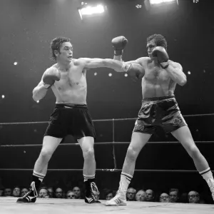 Chris Finnegan v Johnny Frankham Boxing October 1975 fighting at the Royal Albert