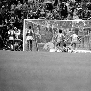 Division 1 football. Arsenal 1 v. Coventry 0. October 1983 LF14-01