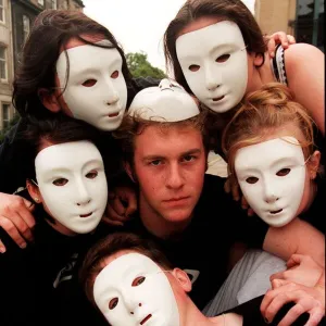 Edinburgh festival fringe Aug 1998 Michael Neale with the Icon dance company masks