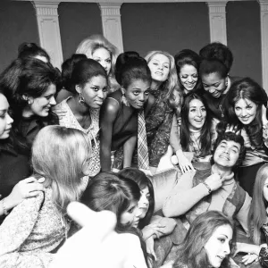 Engelbert Humperdinck meets Miss World Contestants 15th November 1970