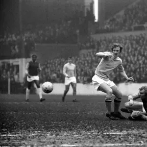 English League Division One match at Upton Park West Ham United 0 v Manchester