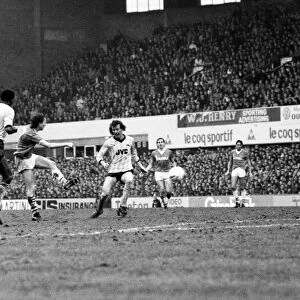 Everton v. Arsenal. March 1985 MF20-13-012 The final score was a two nil victory to