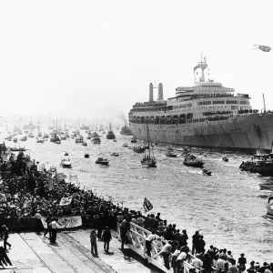 Falklands War ends and the converted cruise ship Canberra returns to Southampton to