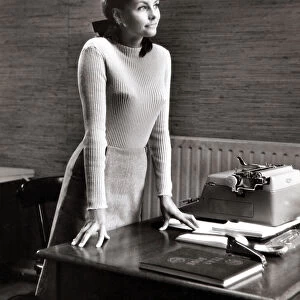 Female office worker / Women in office 1960s