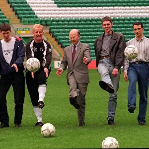 FERGUS McCANN WITH HOMELESS BROTHERS JOE GALLAGHER AND THOMAS GALLAGHER ALSO IN THE PIC