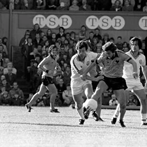 Football Division 1. Aston Villa 3 v. Tottenham Hotspur 0. October 1980 LF04-43-022