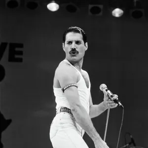 Freddie Mercury, lead singer of British rock group Queen