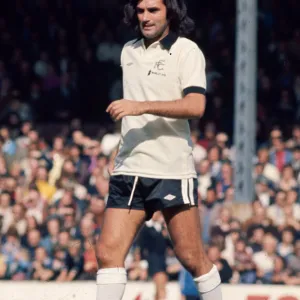 Fulhams George Best seen here in action against Wolves. September 1976