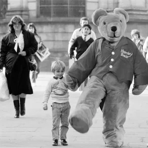 Hamleys Toy Shop, Bull Street, Birmingham, 11th October 1985