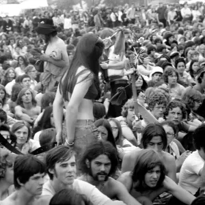 Hippies: Nudism: Nudes in Hyde Park. July 1970 70-6856-005