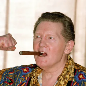 JERRY LEE LEWIS IN COLOURFUL SHIRT SMOKING A CIGAR 30 / 06 / 1993