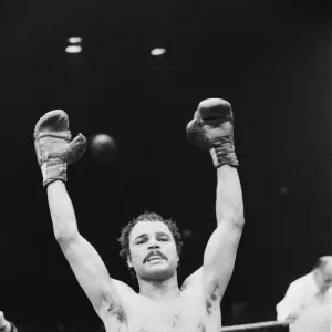 John Conteh vs Leonardo Rodgers, non title Light Heavy-Weight fight at the Empire Pool