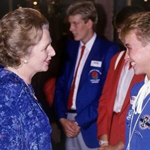 Liz McColgan talking to Margaret Thatcher July 1986