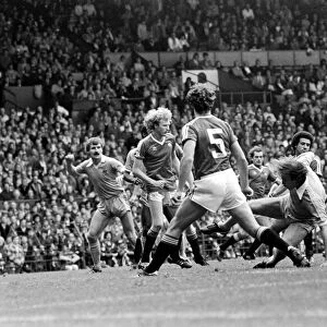 Manchester United 1 v. Stoke 0. October 1982 MF08-01-017