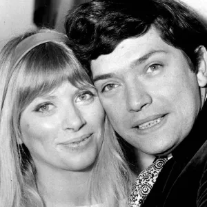 MARTIN SHAW (ACTOR) WITH WIFE JILL ALLEN (ACTRESS) AT THEIR WEDDING AT ST PANCRAS TOWN