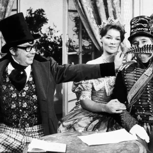 Morecambe and Wise with Glenda Jackson Print Morecambe and Wise with Glenda Jackson Print