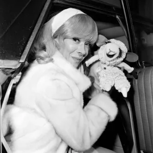 Shari Lewis at Heathrow, November 1969 Print Shari Lewis at Heathrow, November 1969 Print