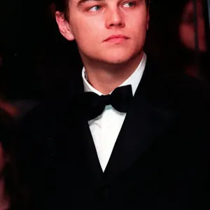Leonardo DiCaprio à la première du Masque de fer en 1998 au Royal premiere du film. Leonardo DiCaprio à la première du Masque de fer en 1998 au Royal premiere du film.
