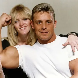 Mike Wilson, cobra de los Gladiadores con su esposa. Mike Wilson, cobra de los Gladiadores con su esposa.