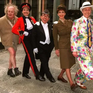John Inman, Sue Pollard, Ronnie Corbett and Maureen Lipman Print (00137) John Inman, Sue Pollard, Ronnie Corbett and Maureen Lipman Print (00137)