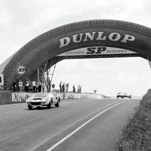 The Ford GT40 Print - Le Mans 1965