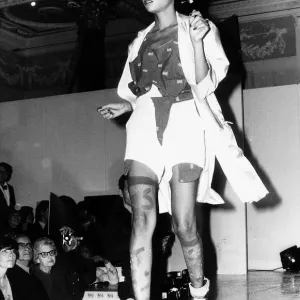 Vivienne Westwood Fashion Show Print at Olympia (00197) Vivienne Westwood Fashion Show Print at Olympia (00197)