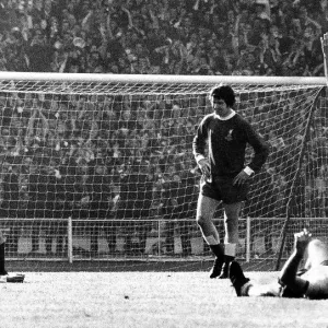Charlie George anota el gol de victoria del Arsenal contra Liverpool durante la FA Cup 1971 en. Charlie George anota el gol de victoria del Arsenal contra Liverpool durante la FA Cup 1971 en.
