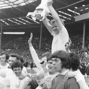 Billy Bremner Lifted by Team Mates, FA Cup Final 1972 Print Billy Bremner Lifted by Team Mates, FA Cup Final 1972 Print
