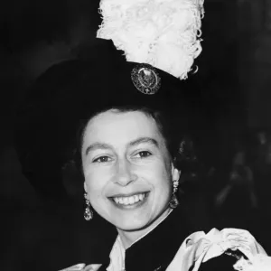 The Queen arriving at the Order of the Thistle in Edinburgh, 4th July 1958 Print The Queen arriving at the Order of the Thistle in Edinburgh, 4th July 1958 Print