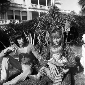 Keith Richards & Anita Pallenberg dans leur maison, la villa louée Nellcote.