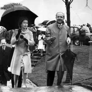 The Queen visits Manchester, 16th May 1968 Print (00379) The Queen visits Manchester, 16th May 1968 Print (00379)