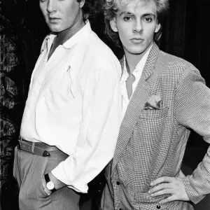 Simon Le Bon (gauche) & Nick Rhodes (droite) du groupe musical Duran Duran, 20 juillet 1983. Simon Le Bon (gauche) & Nick Rhodes (droite) du groupe musical Duran Duran, 20 juillet 1983.