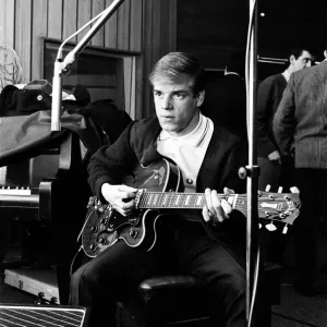 Lenny Davidson chitarrista con il gruppo inglese pop rock. Lenny Davidson chitarrista con il gruppo inglese pop rock.