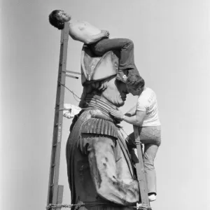 Catching the Sun on Nelson's Column, London Print 1980 Catching the Sun on Nelson's Column, London Print 1980