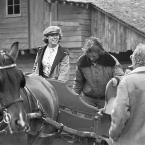 Il regista John Sturges (a destra) visto qui con l'attrice Jenny Agutter durante le riprese. Il regista John Sturges (a destra) visto qui con l'attrice Jenny Agutter durante le riprese.
